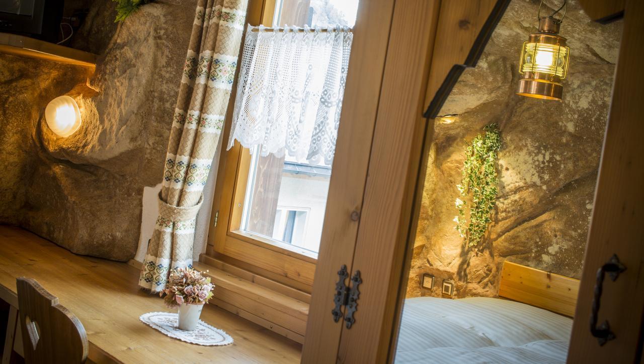 Hotel Olympia Saas-Almagell Exteriör bild