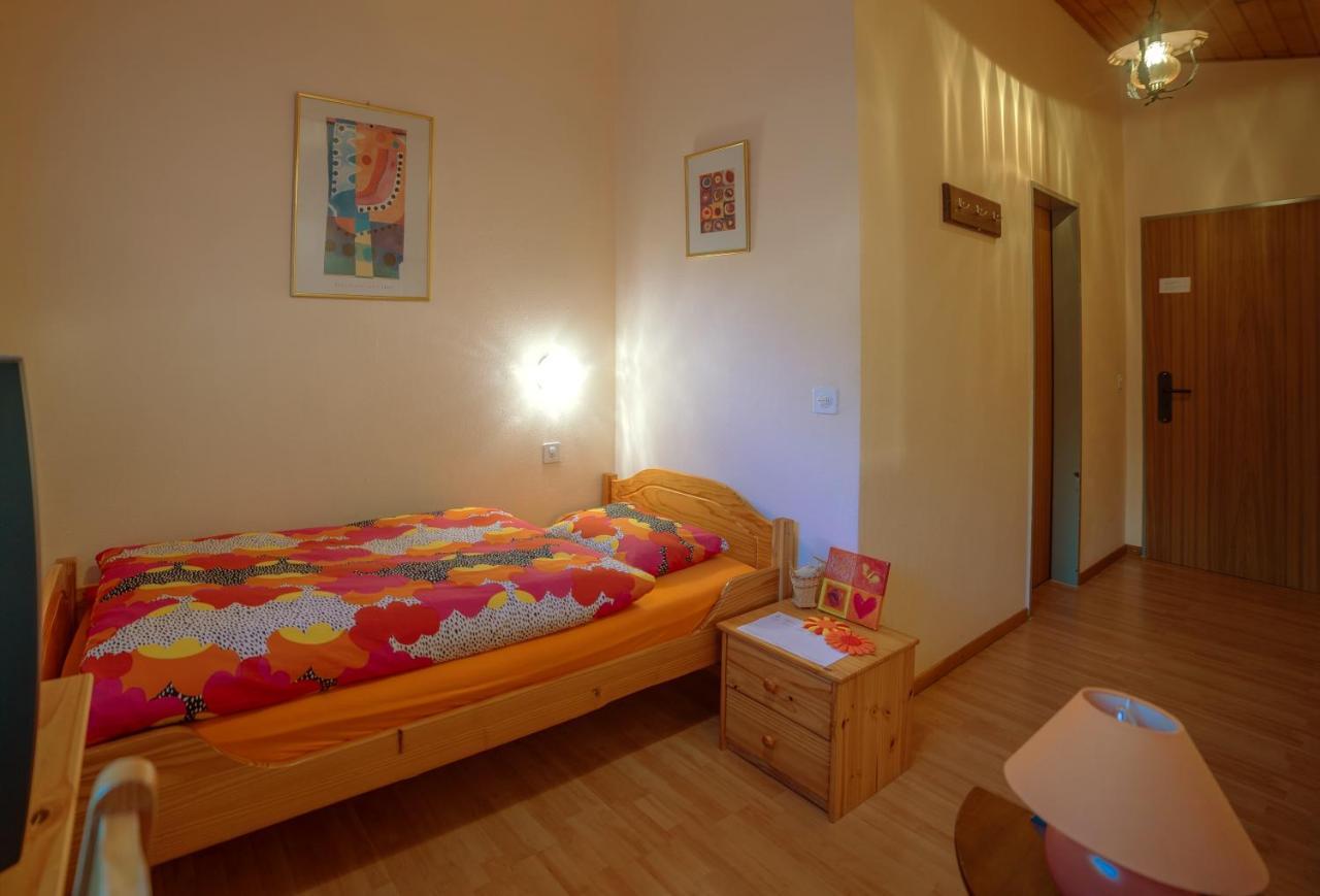 Hotel Olympia Saas-Almagell Exteriör bild